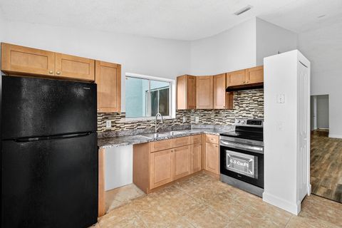 Tiny photo for 3795 Island Club Circle E #10, Lake Worth, FL 33462 (MLS # R11150219)