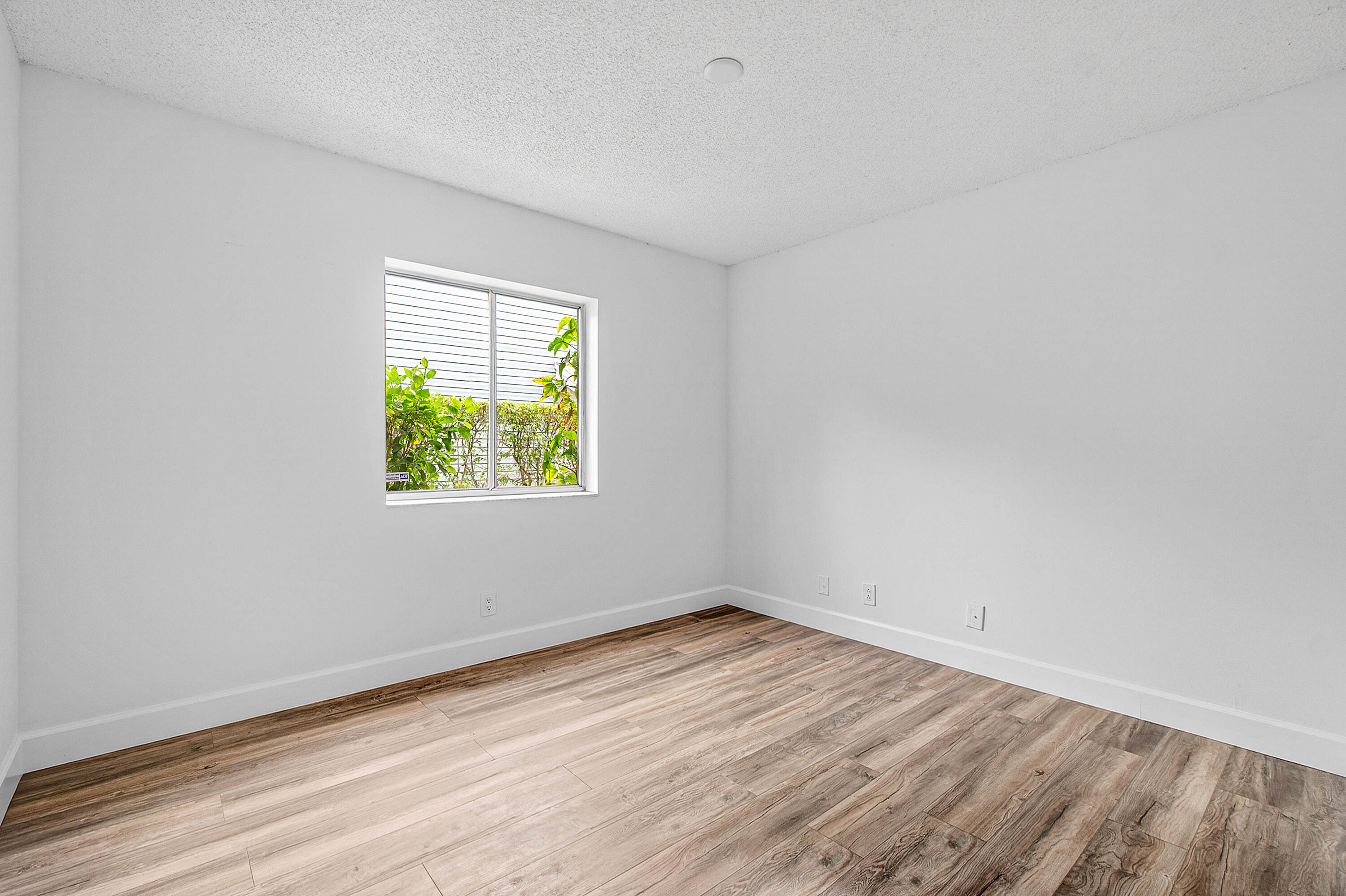 ISLAND CLUB - Residential