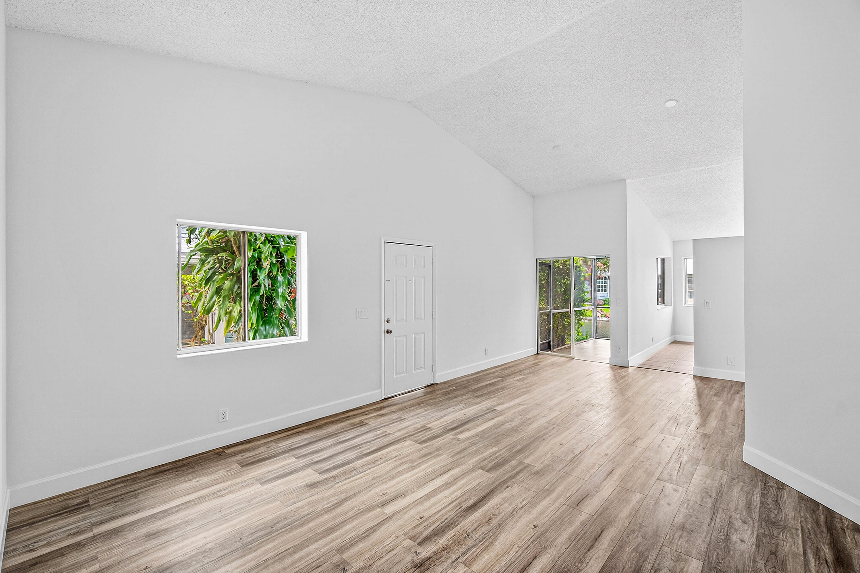 ISLAND CLUB - Residential