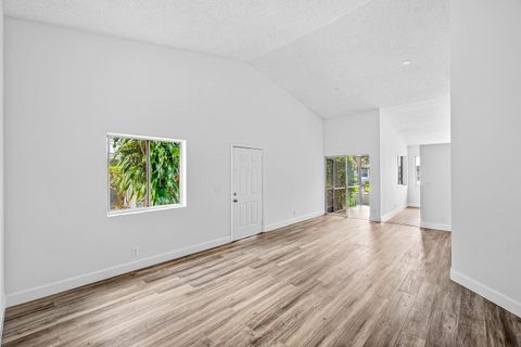 Tiny photo for 3795 Island Club Circle E #10, Lake Worth, FL 33462 (MLS # R11150219)
