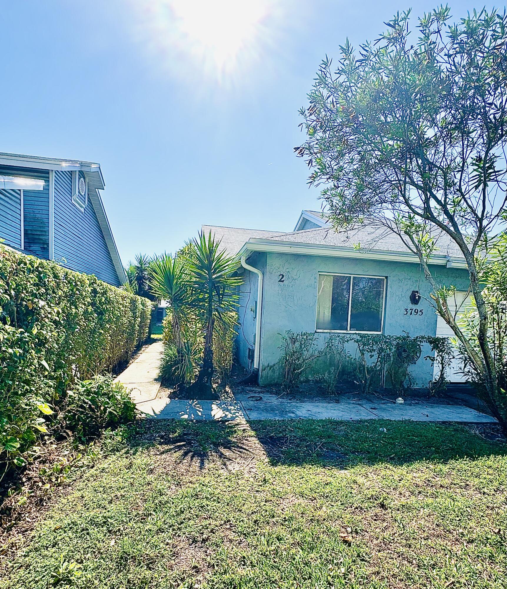 ISLAND CLUB - Residential