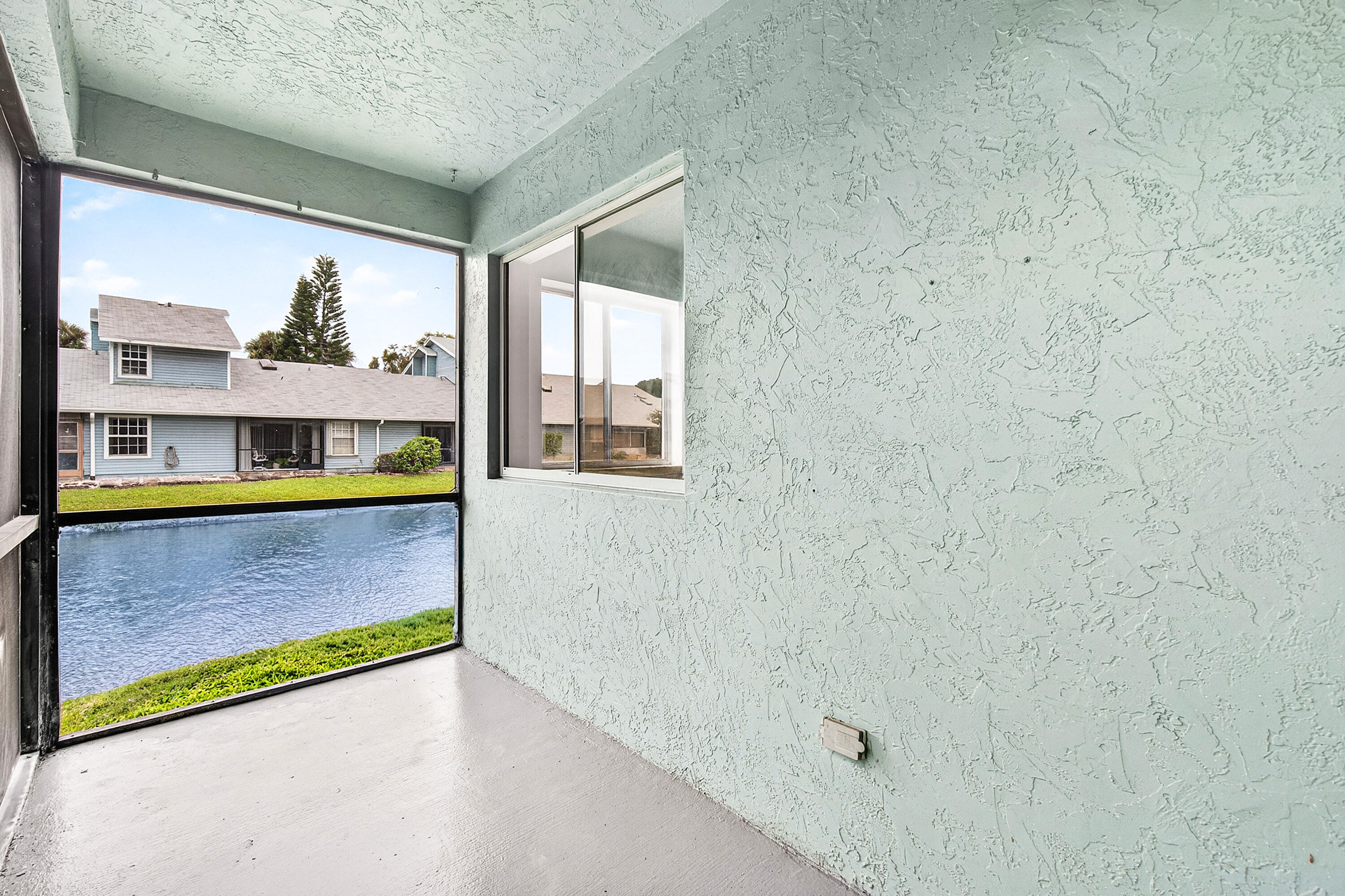 ISLAND CLUB - Residential