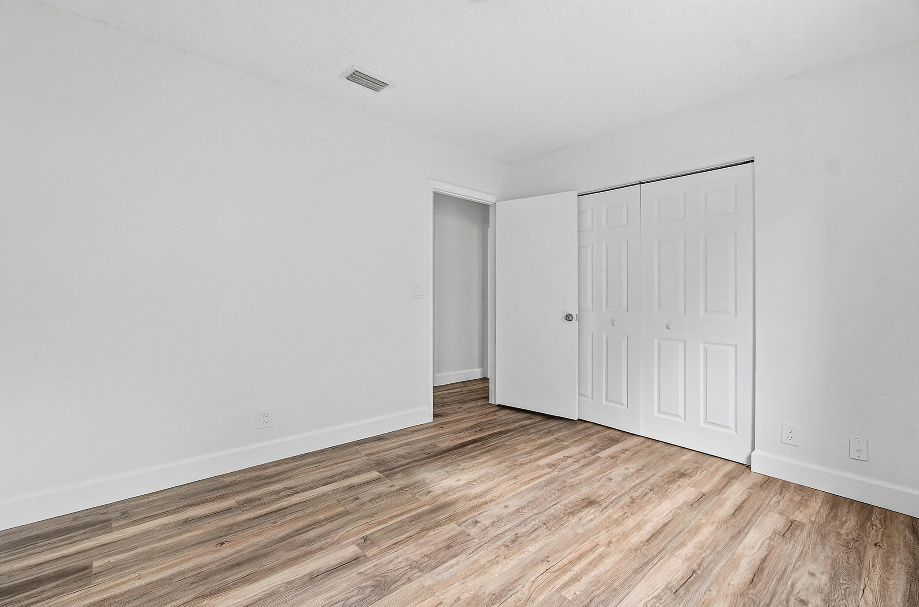 ISLAND CLUB - Residential