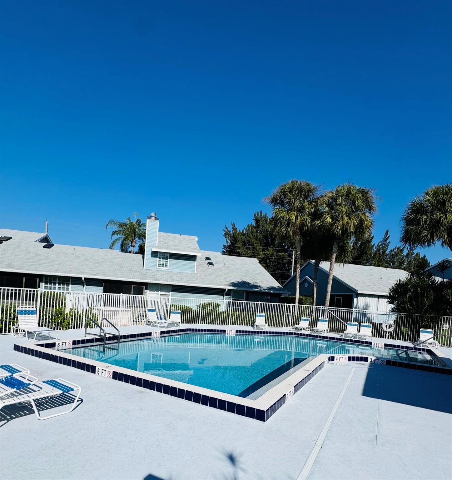 ISLAND CLUB - Residential