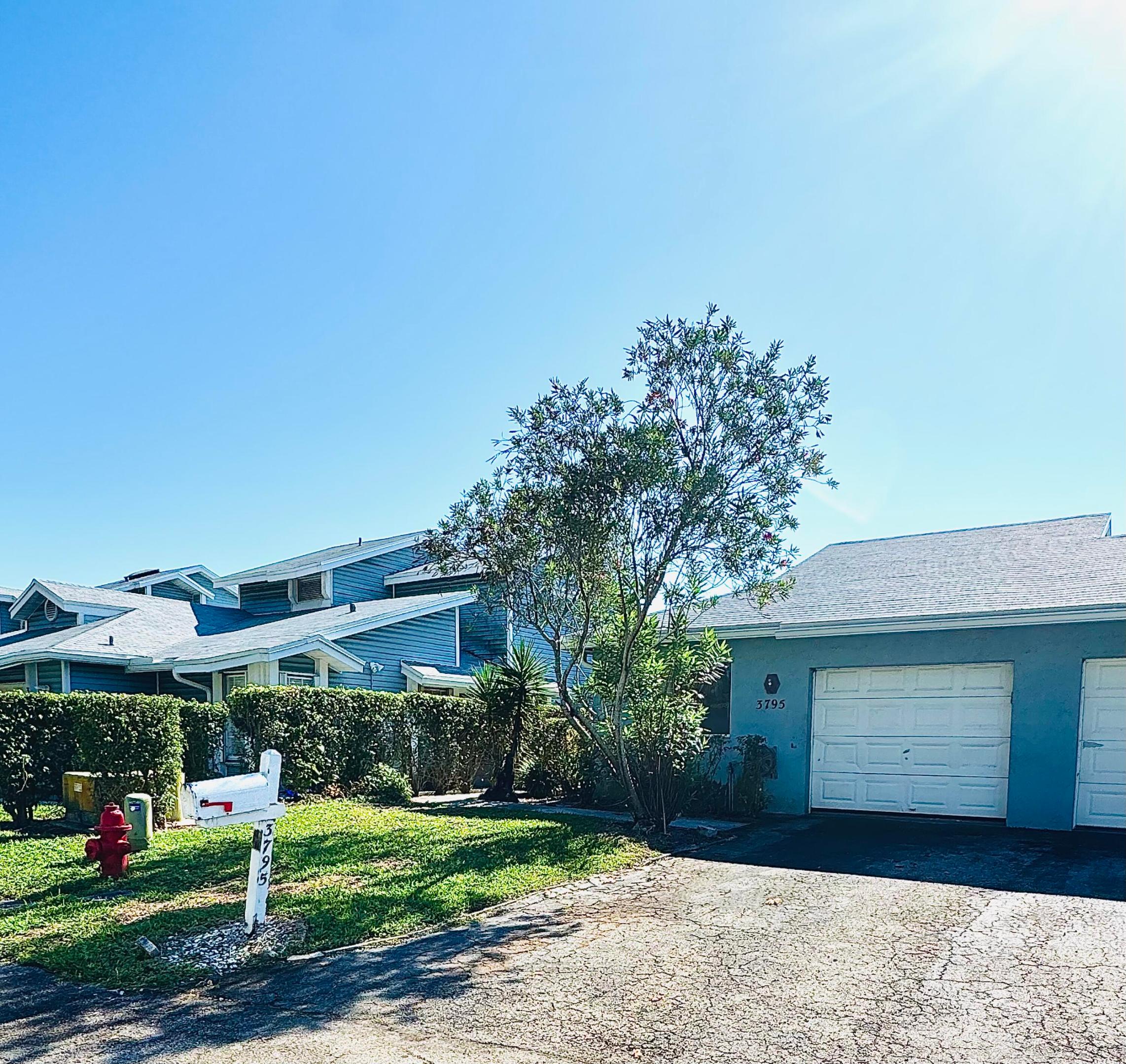 ISLAND CLUB - Residential