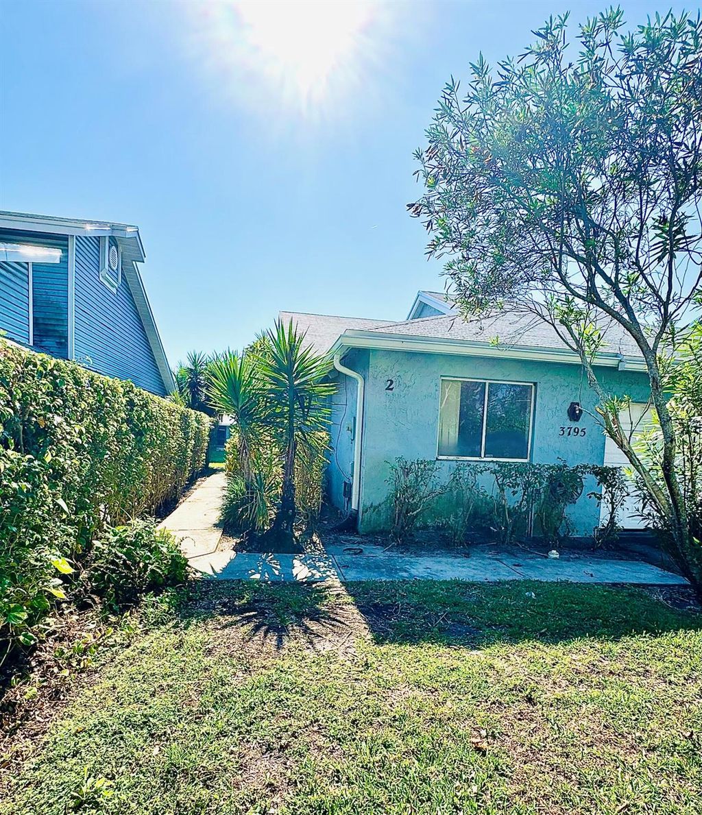 Photo of 3795 Island Club Circle E #10, Lake Worth, FL 33462 (MLS # R11150219)