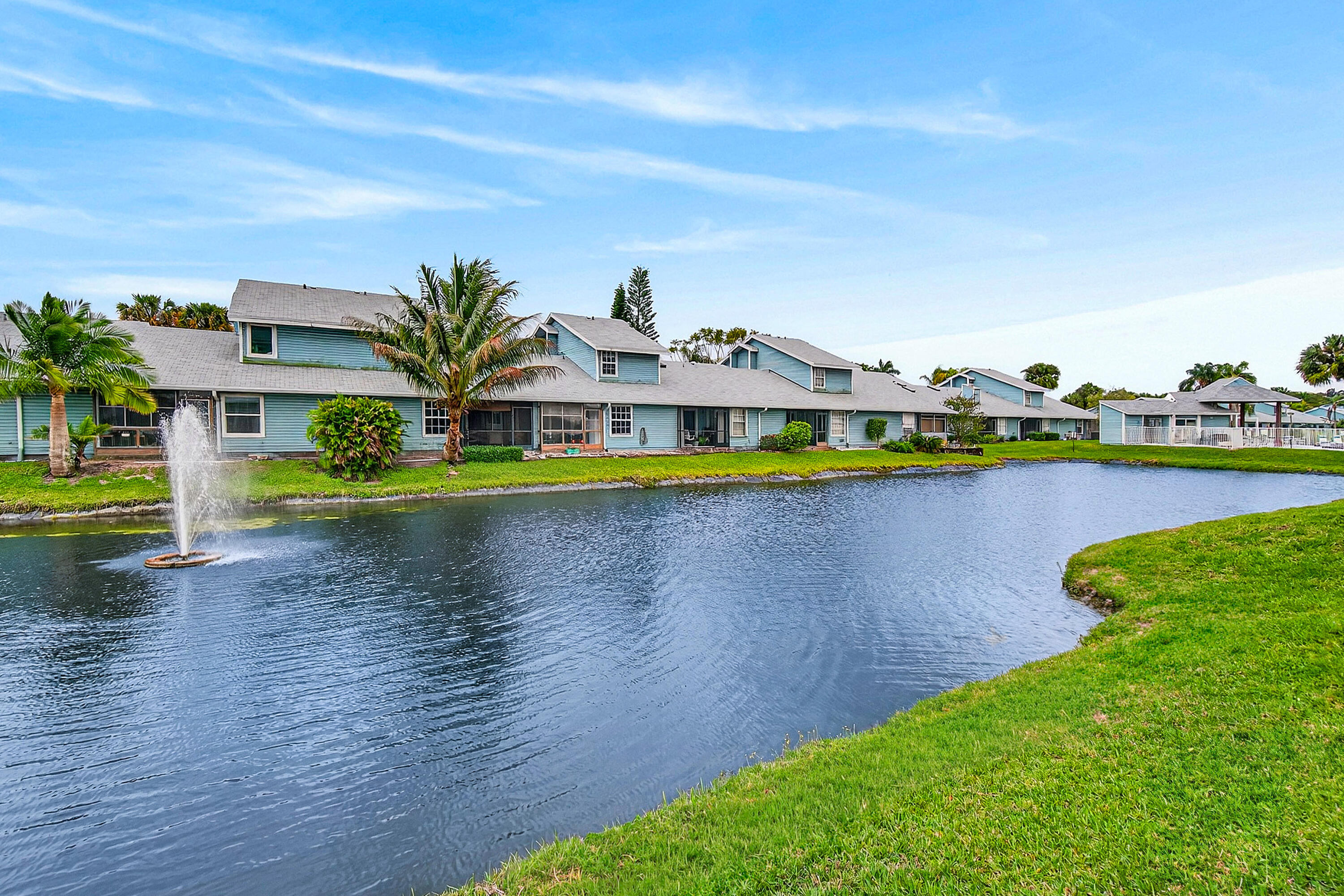 ISLAND CLUB - Residential