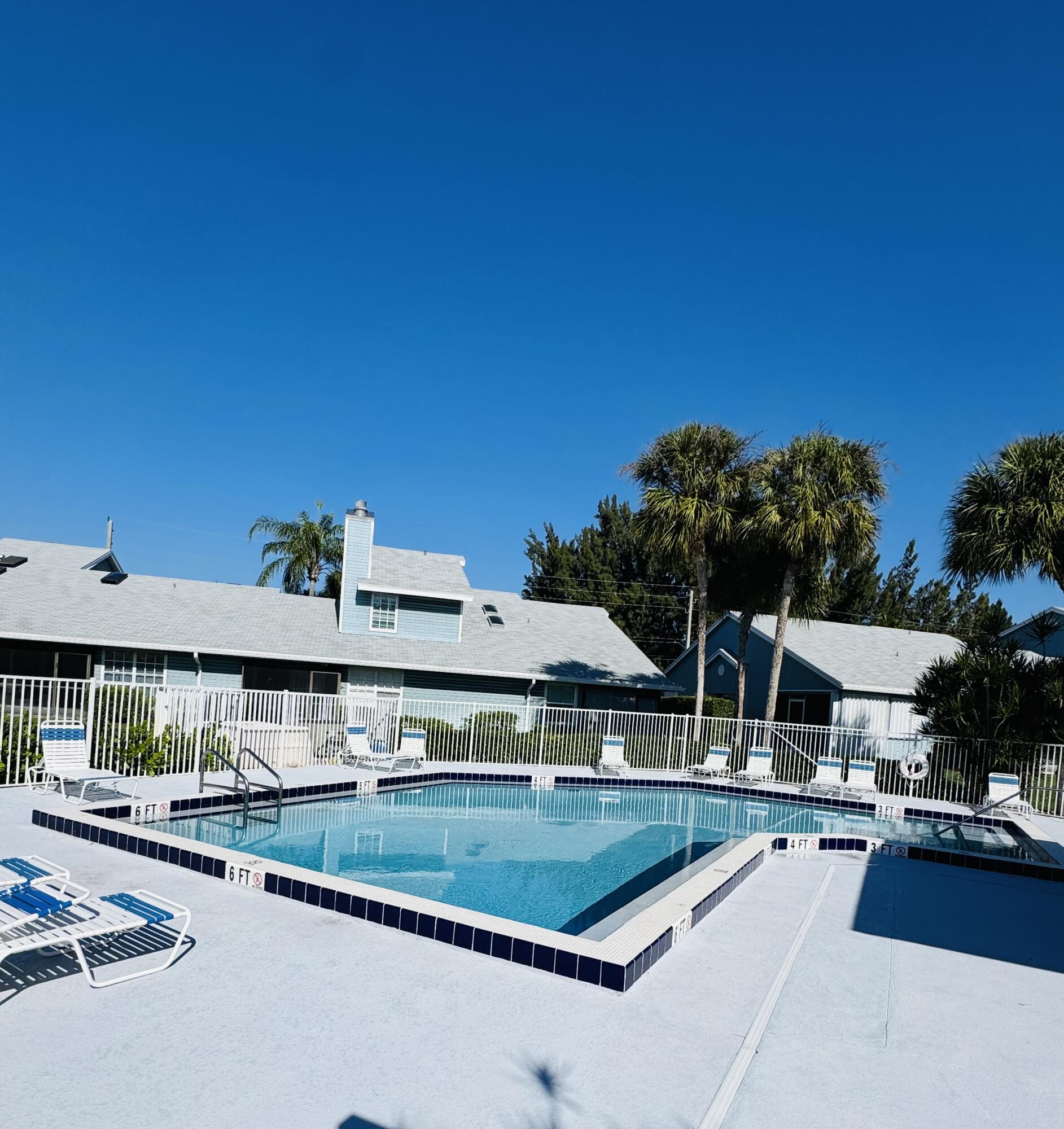 ISLAND CLUB - Residential