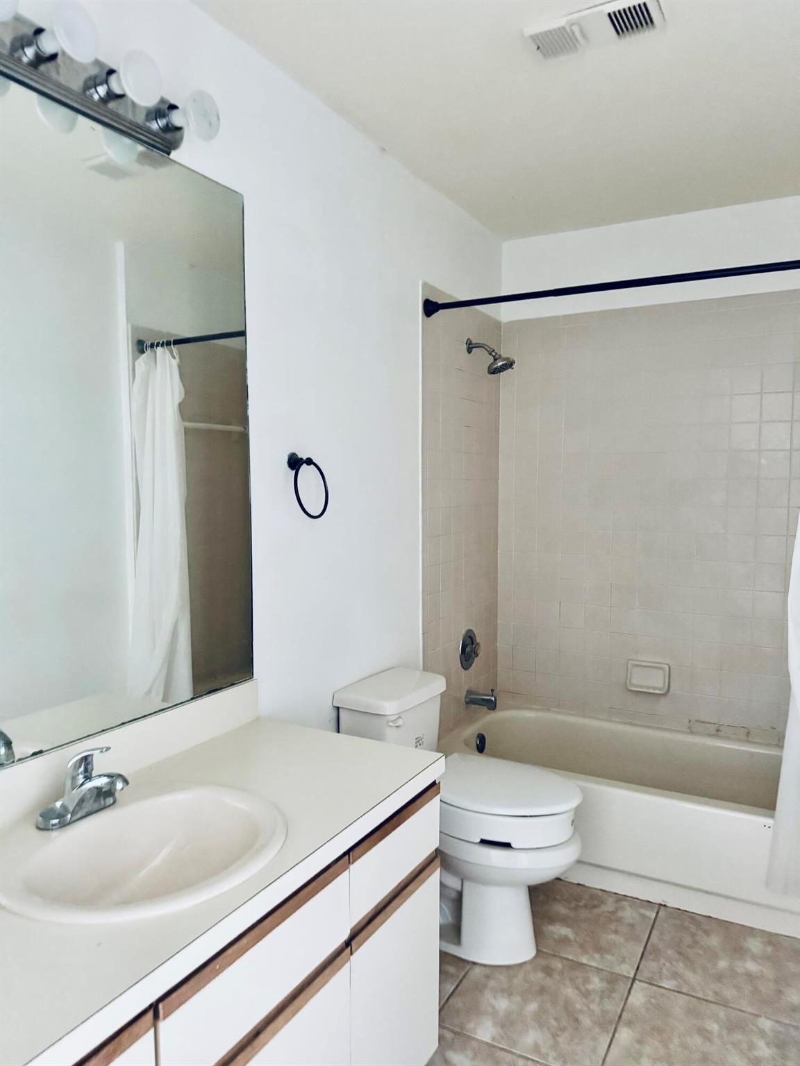 ISLAND CLUB - Residential