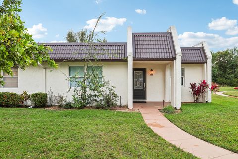 206 Lake Susan Lane West Palm Beach FL 33411