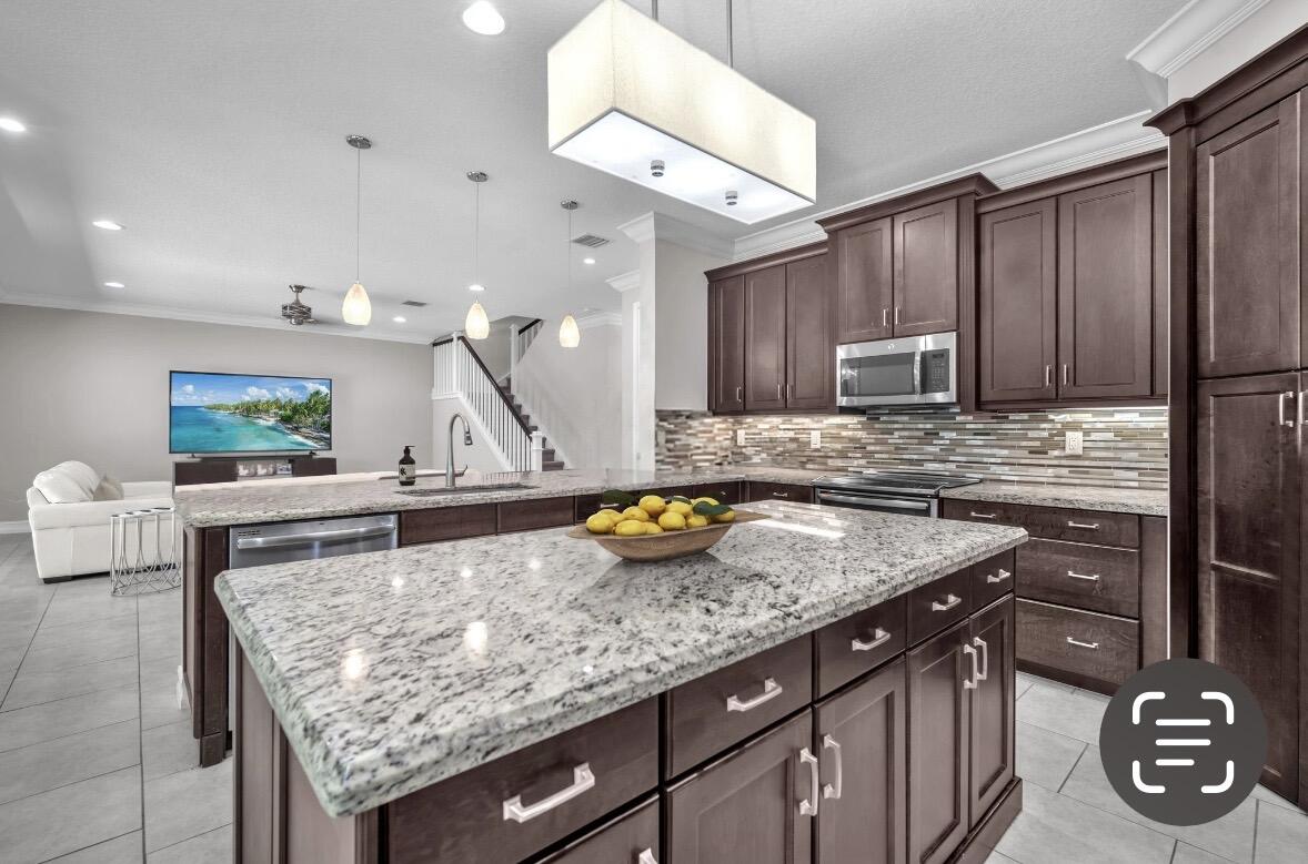 8104 Rainforest Jasper Lane