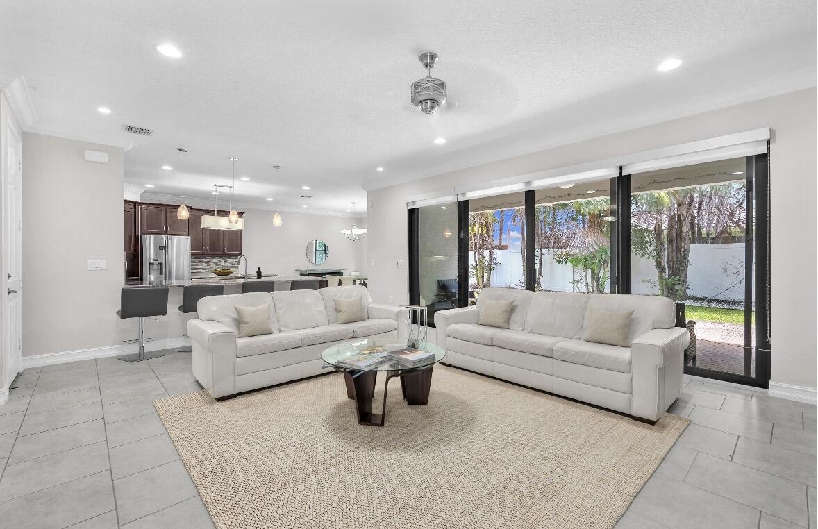 8104 Rainforest Jasper Lane