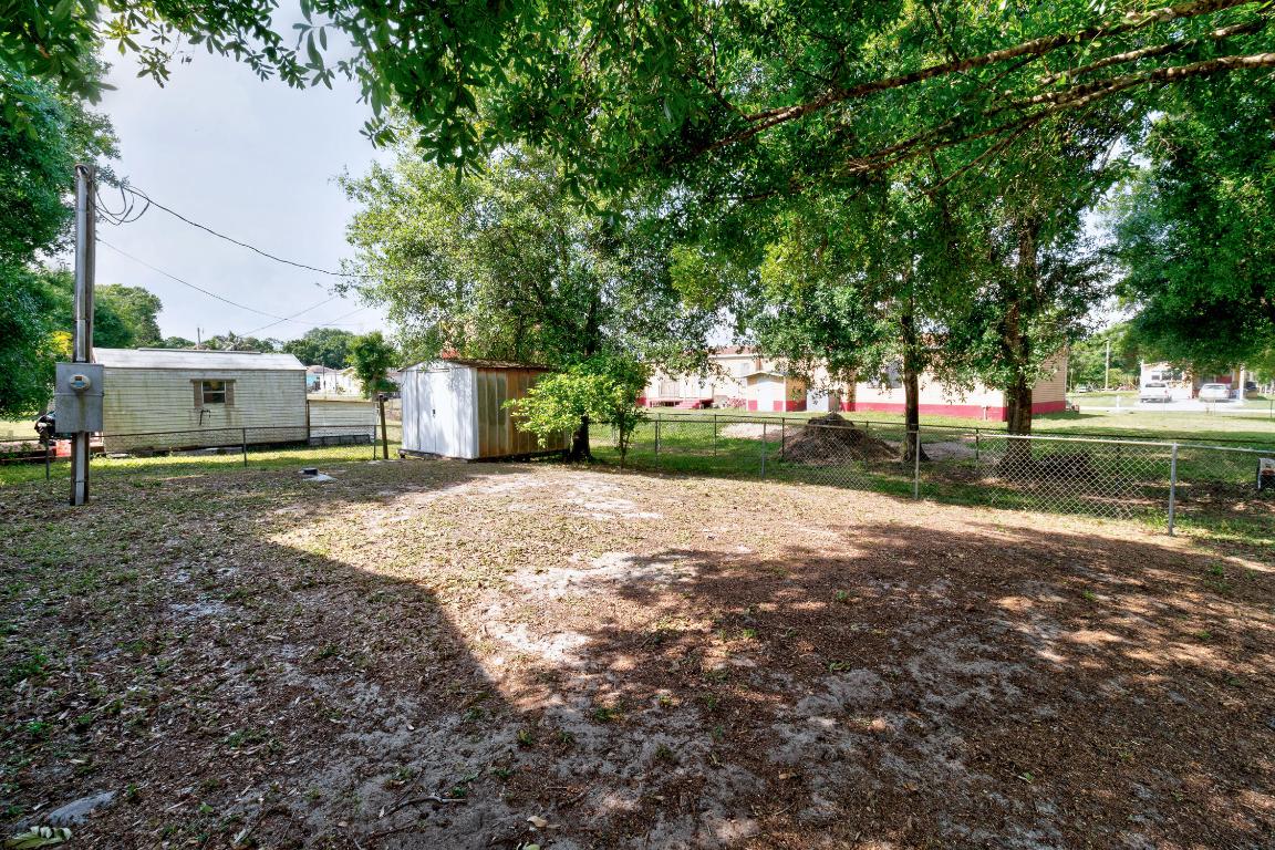 TOWN OF FELLSMERE - Residential