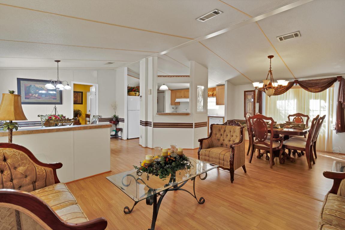 TOWN OF FELLSMERE - Residential