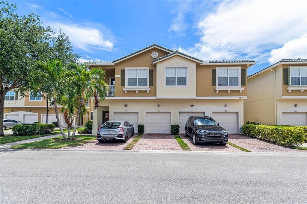 Photo of 1550 SE Wilshire Place #101, Stuart, FL 34994 (MLS # R10791971)