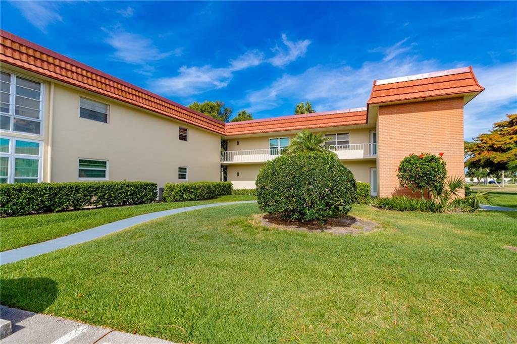 VISTA ROYALE PHASE IV BLDGS 83-111 - Residential