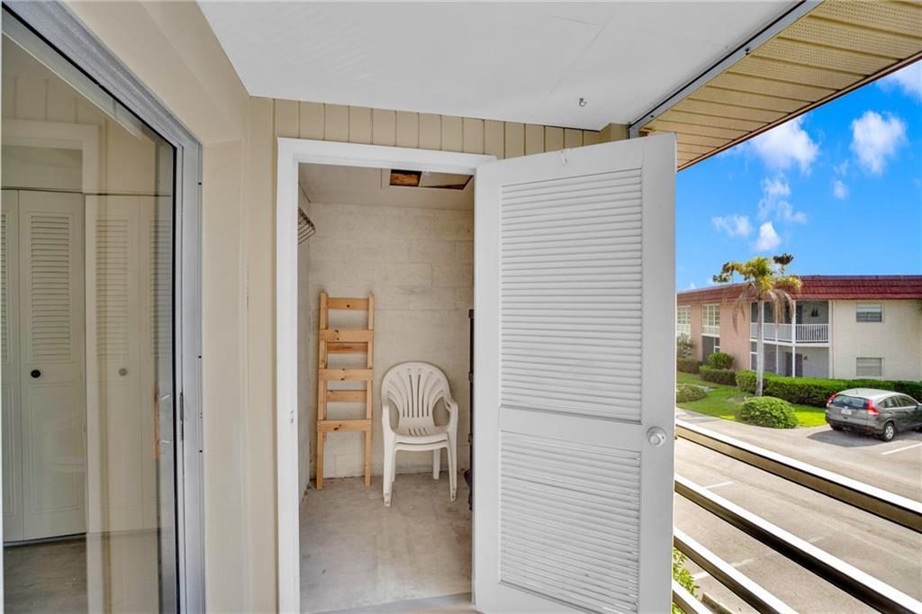VISTA ROYALE PHASE IV BLDGS 83-111 - Residential
