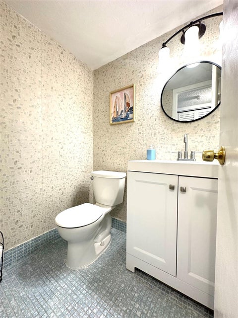 Tiny photo for 131 Oakridge J #131, Deerfield Beach, FL 33442 (MLS # B26025984)