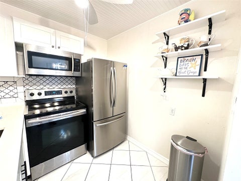 Tiny photo for 131 Oakridge J #131, Deerfield Beach, FL 33442 (MLS # B26025984)