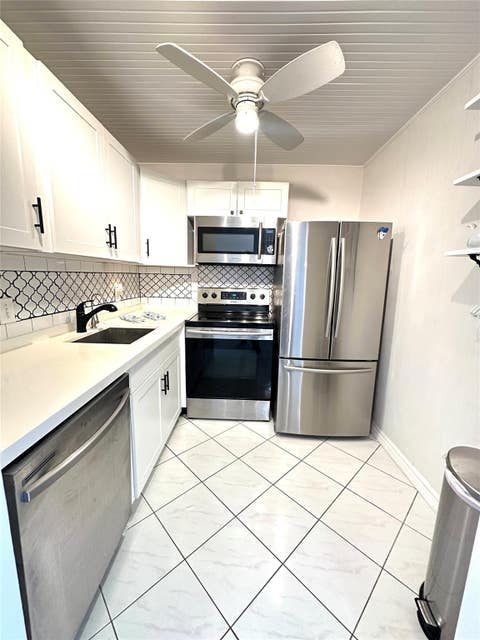 Tiny photo for 131 Oakridge J #131, Deerfield Beach, FL 33442 (MLS # B26025984)