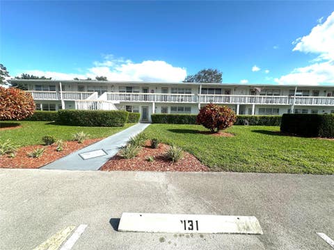 Tiny photo for 131 Oakridge J #131, Deerfield Beach, FL 33442 (MLS # B26025984)