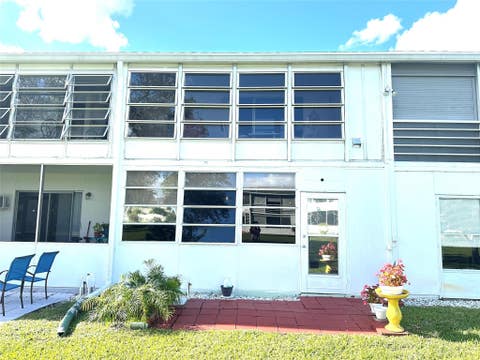 Tiny photo for 131 Oakridge J #131, Deerfield Beach, FL 33442 (MLS # B26025984)