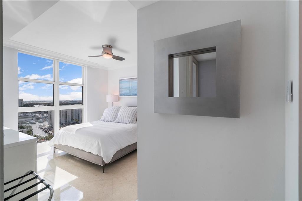 Las Olas Beach Club - Residential