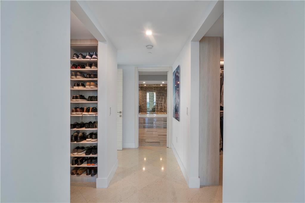 Las Olas Beach Club - Residential