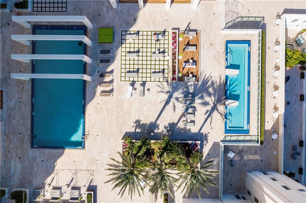 Las Olas Beach Club - Residential