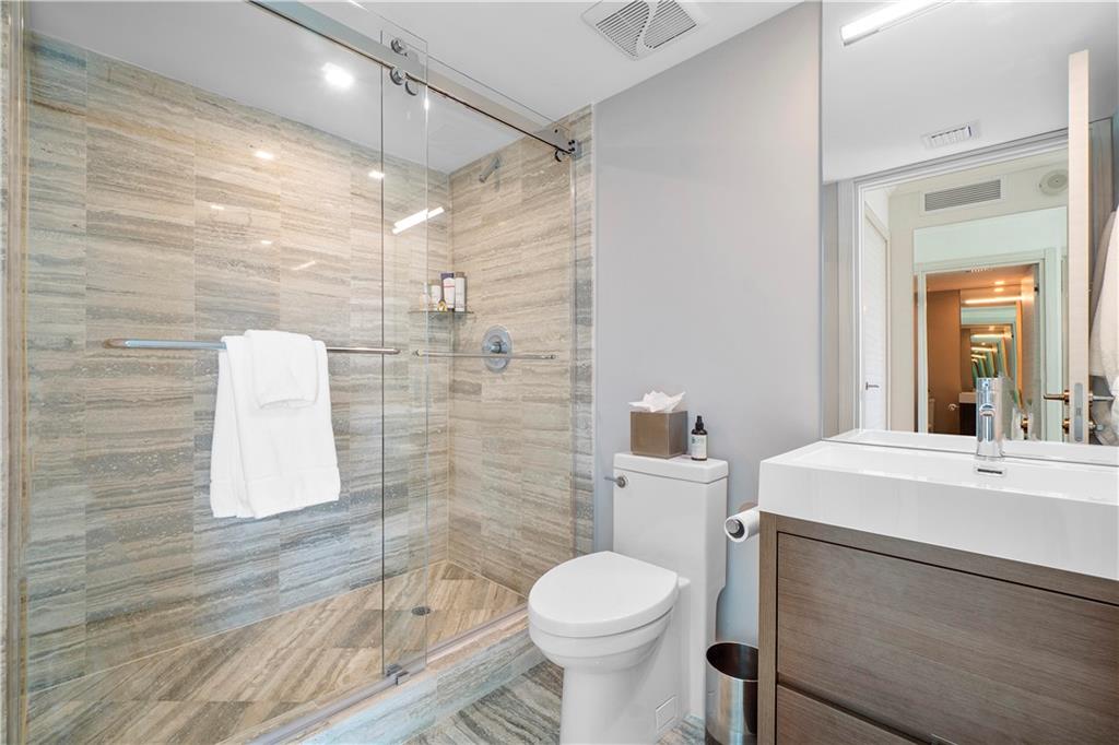 Las Olas Beach Club - Residential