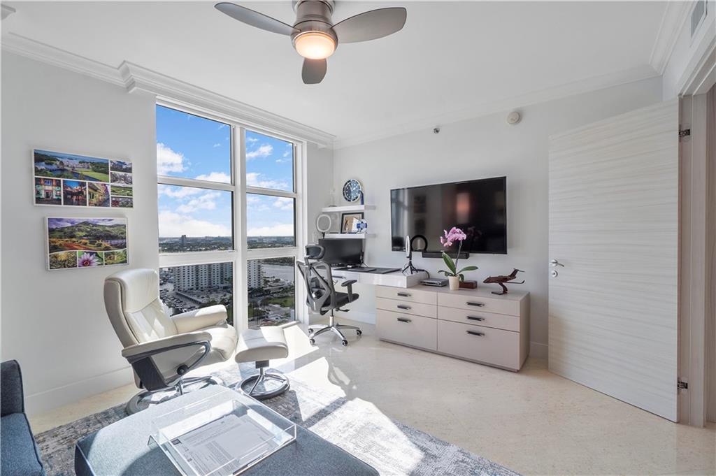 Las Olas Beach Club - Residential