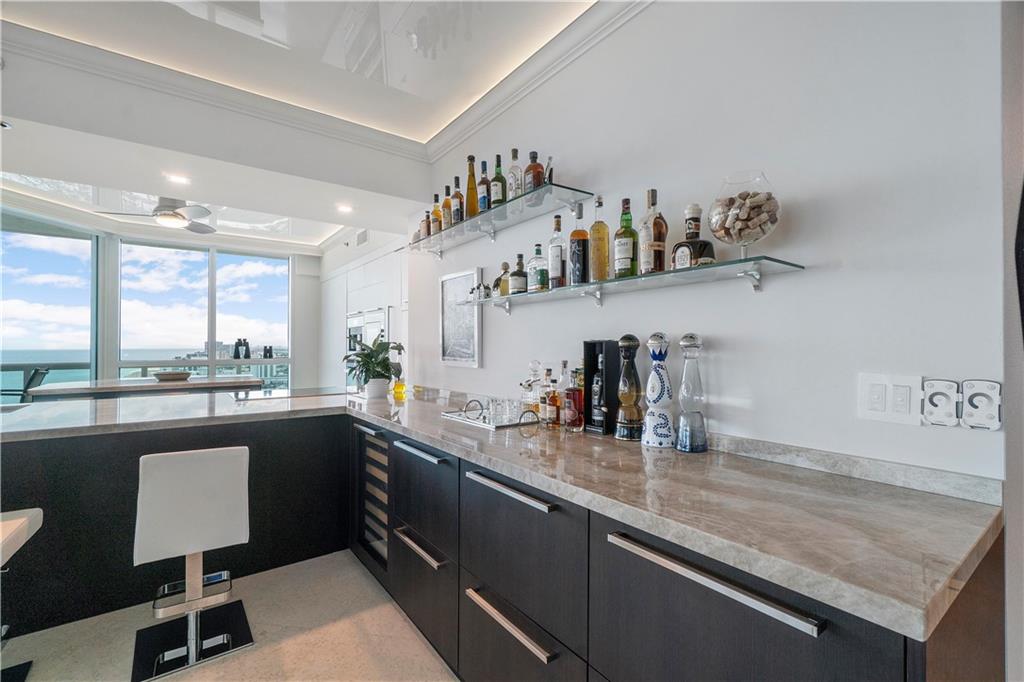 Las Olas Beach Club - Residential