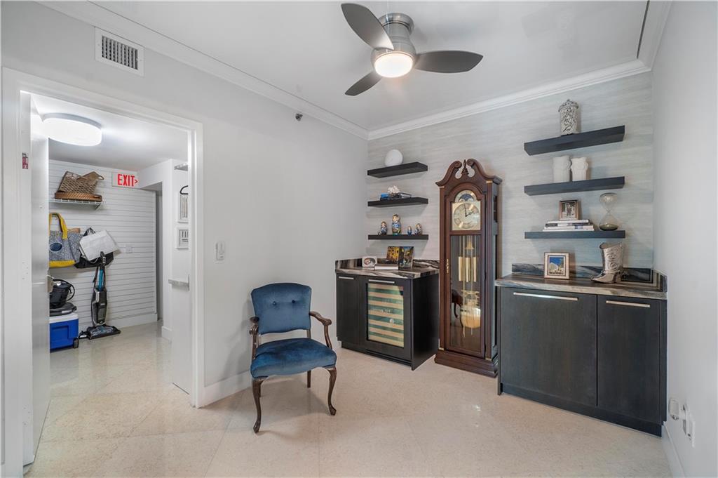 Las Olas Beach Club - Residential