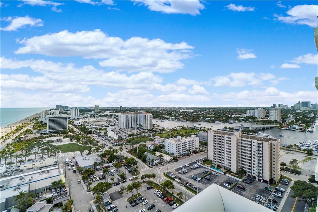 Las Olas Beach Club - Residential