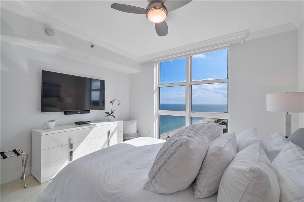 Las Olas Beach Club - Residential