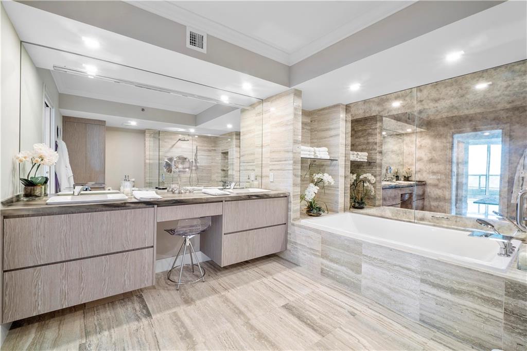 Las Olas Beach Club - Residential