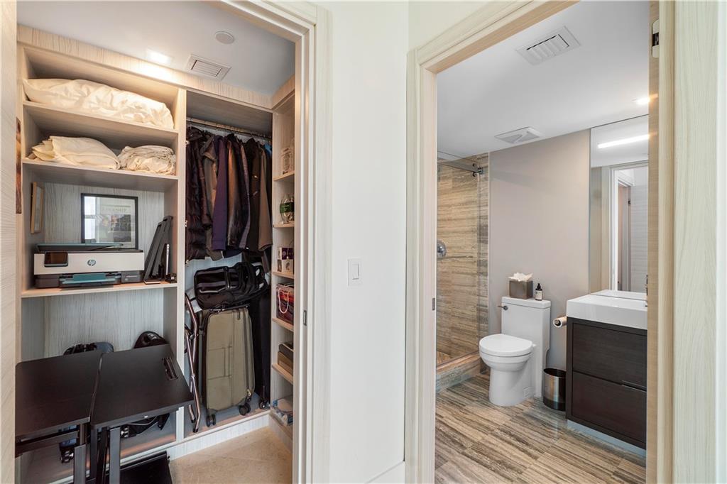 Las Olas Beach Club - Residential