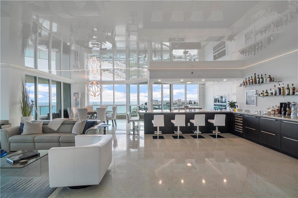 Las Olas Beach Club - Residential