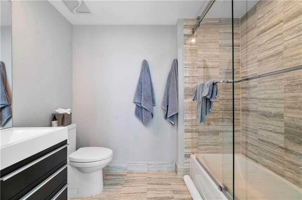 Las Olas Beach Club - Residential