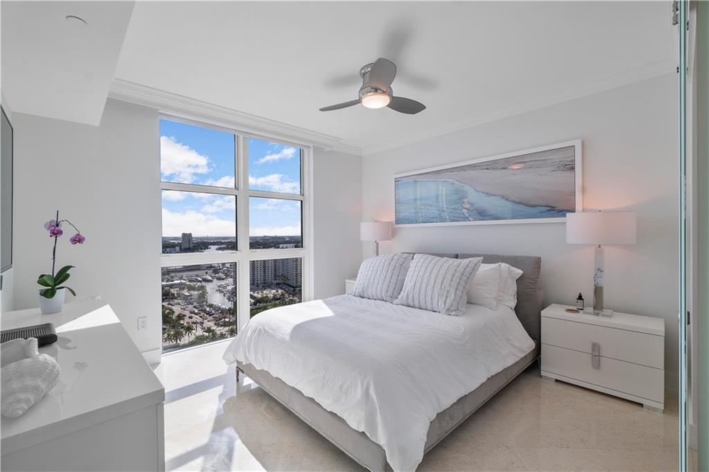 Las Olas Beach Club - Residential