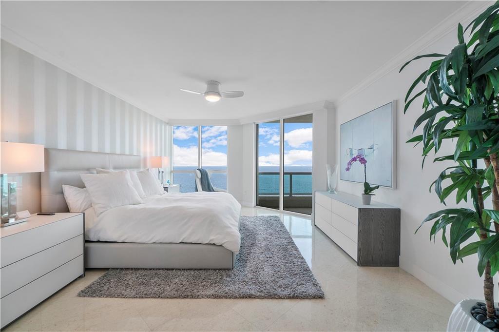 Las Olas Beach Club - Residential