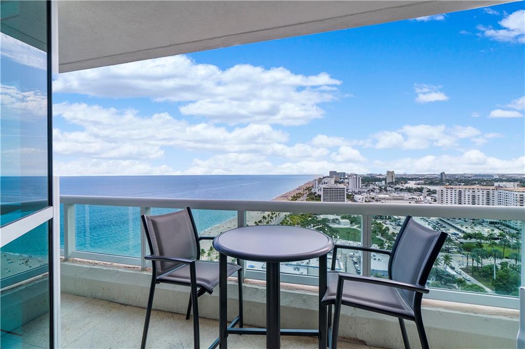 Las Olas Beach Club - Residential