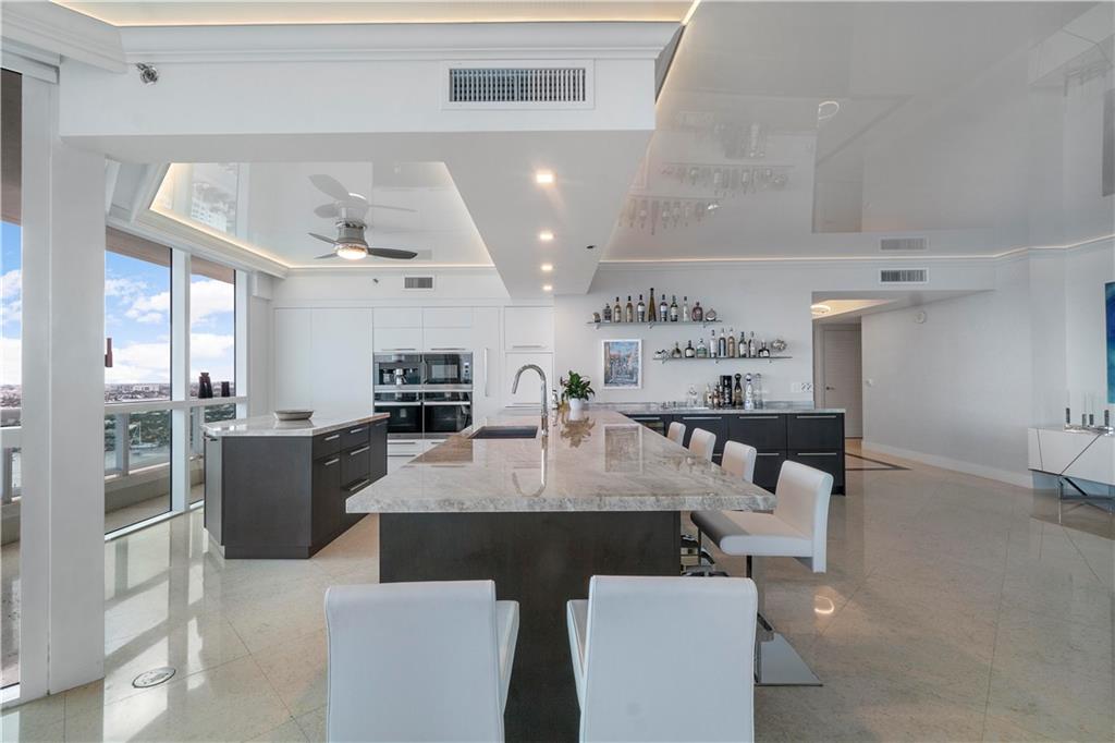 Las Olas Beach Club - Residential