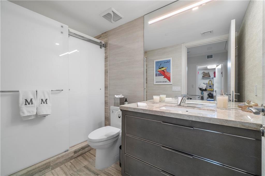 Las Olas Beach Club - Residential