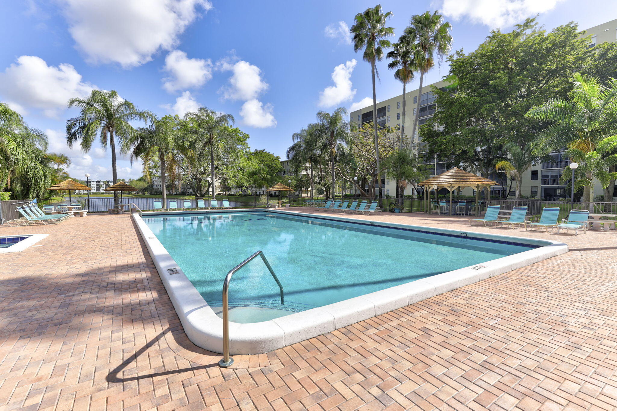 CYPRESS BEND CONDOMINIUM VII - Residential