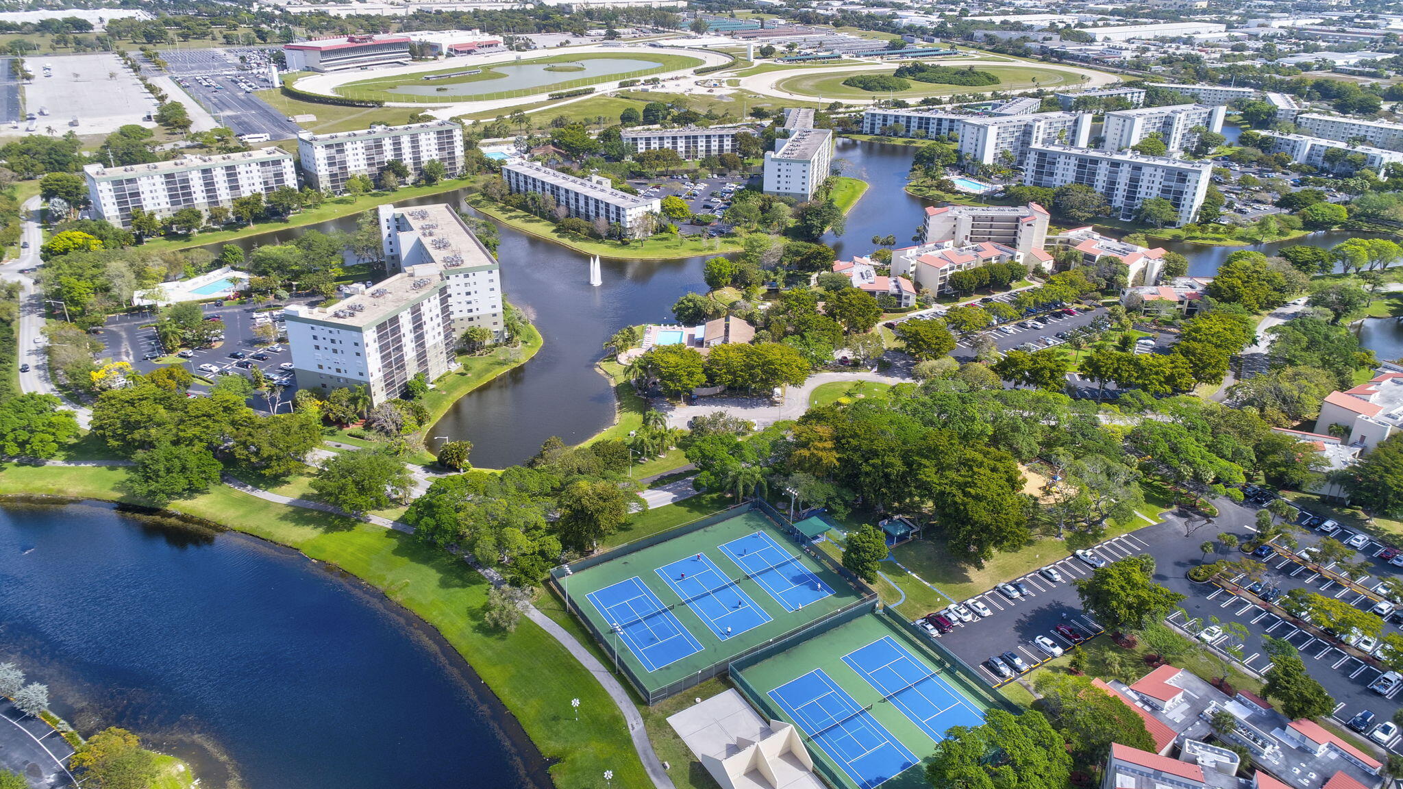 CYPRESS BEND CONDOMINIUM VII - Residential