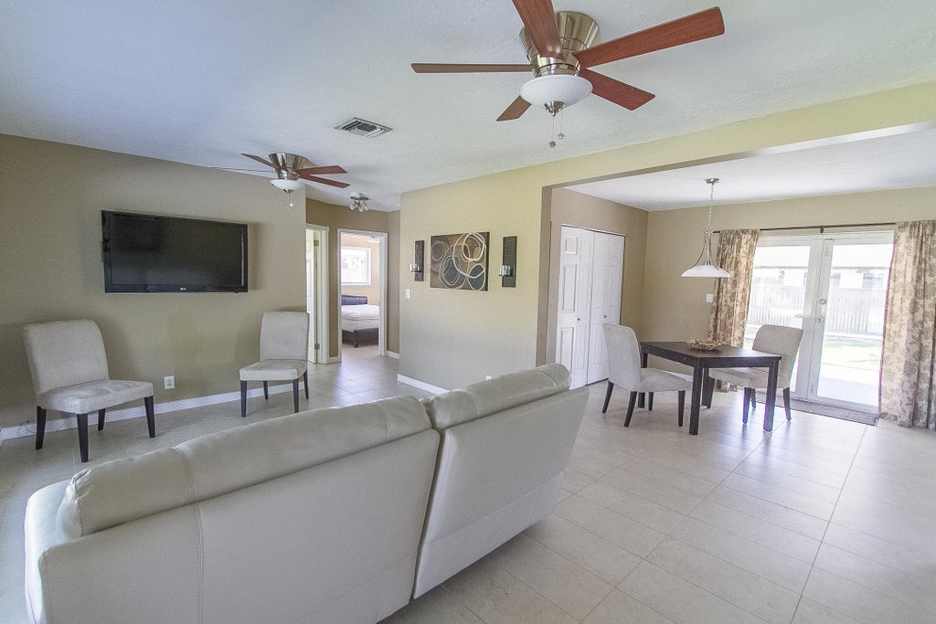 Photo of 116 NW 8th Street, Boca Raton, FL 33432 (MLS # B26047713)