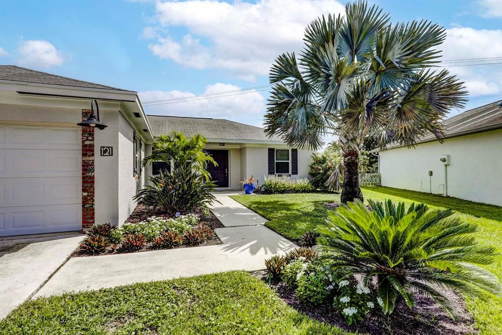 Photo of 121 Wandering Trail, Jupiter, FL 33458 (MLS # R10746003)