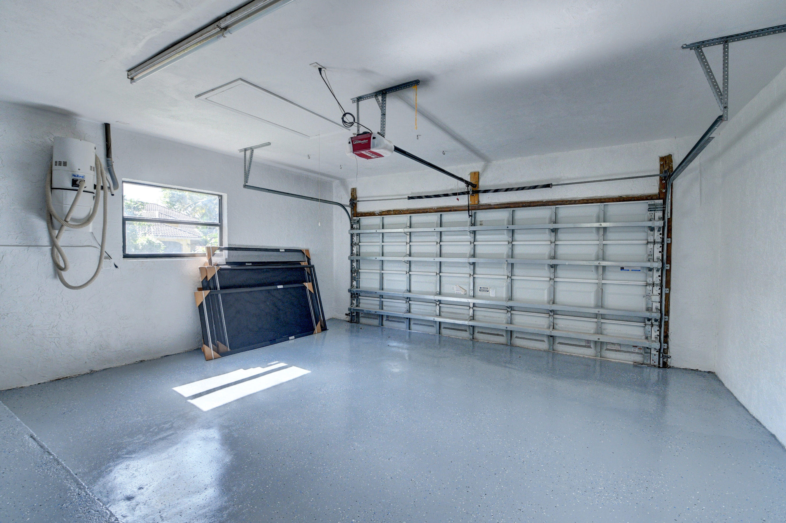 Colonnade - Residential Lease