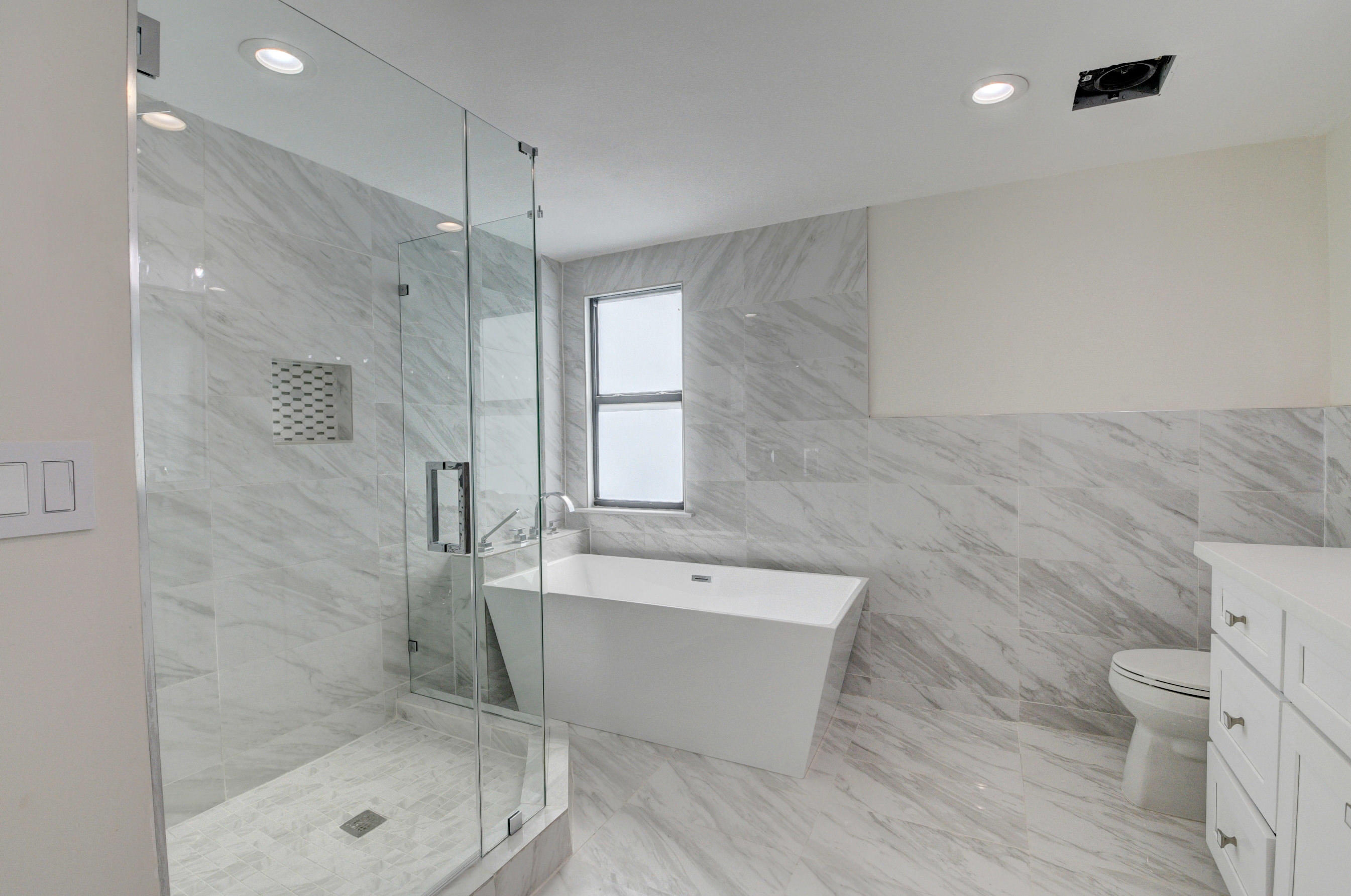 Colonnade - Residential Lease